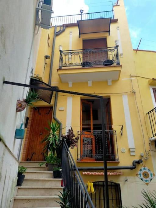 Casa Vacanza "Il Cortiletto" شاكا المظهر الخارجي الصورة