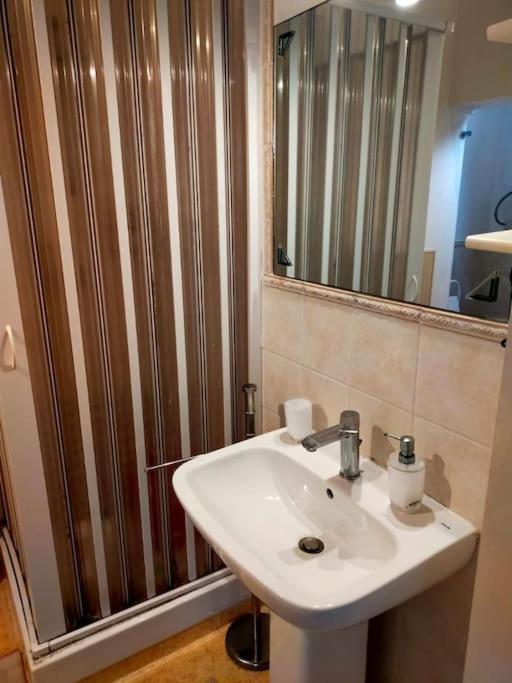 Casa Vacanza "Il Cortiletto" شاكا المظهر الخارجي الصورة