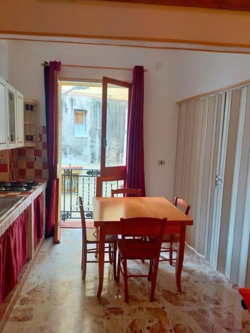 Casa Vacanza "Il Cortiletto" شاكا المظهر الخارجي الصورة