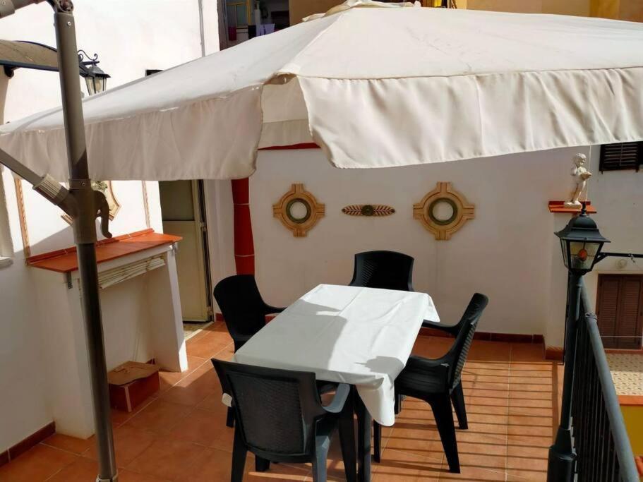 Casa Vacanza "Il Cortiletto" شاكا المظهر الخارجي الصورة